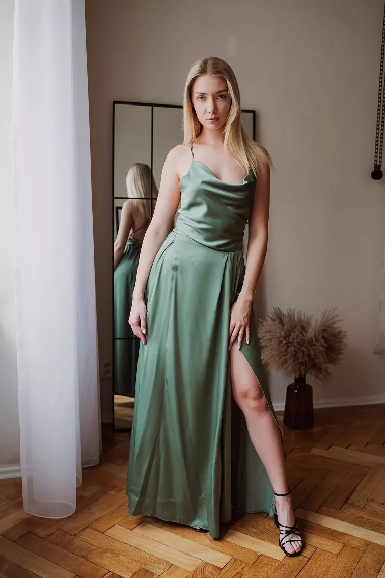 Dokonalé šaty pro zrzky: Jaké barvy vám nejvíc sluší?