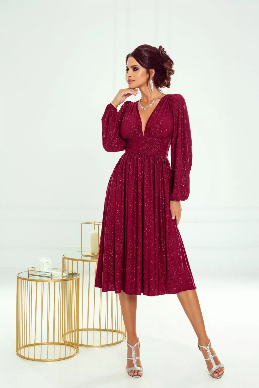 Cíťte sa ako kráľovná: Zažiarte v bordovej