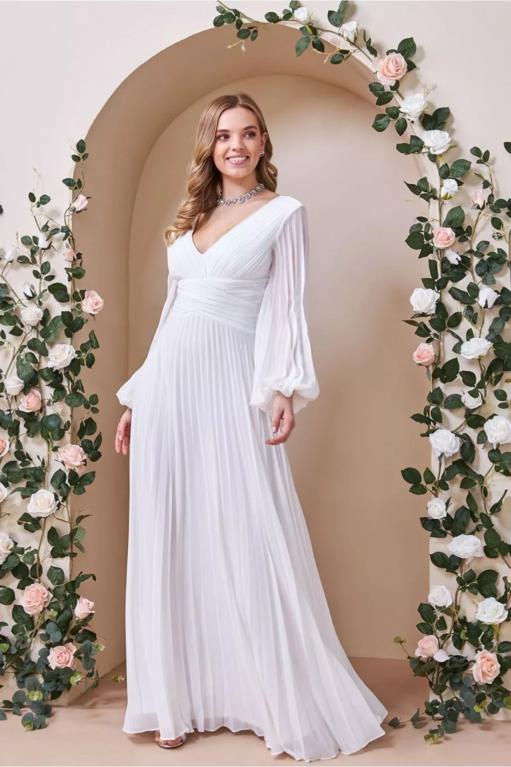 Nevěstou v zimě? Najděte dokonalé svatební šaty s rukávy