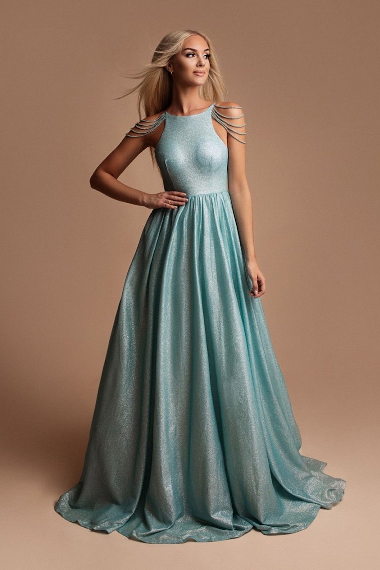 Trblietavé šaty pre každú z nás