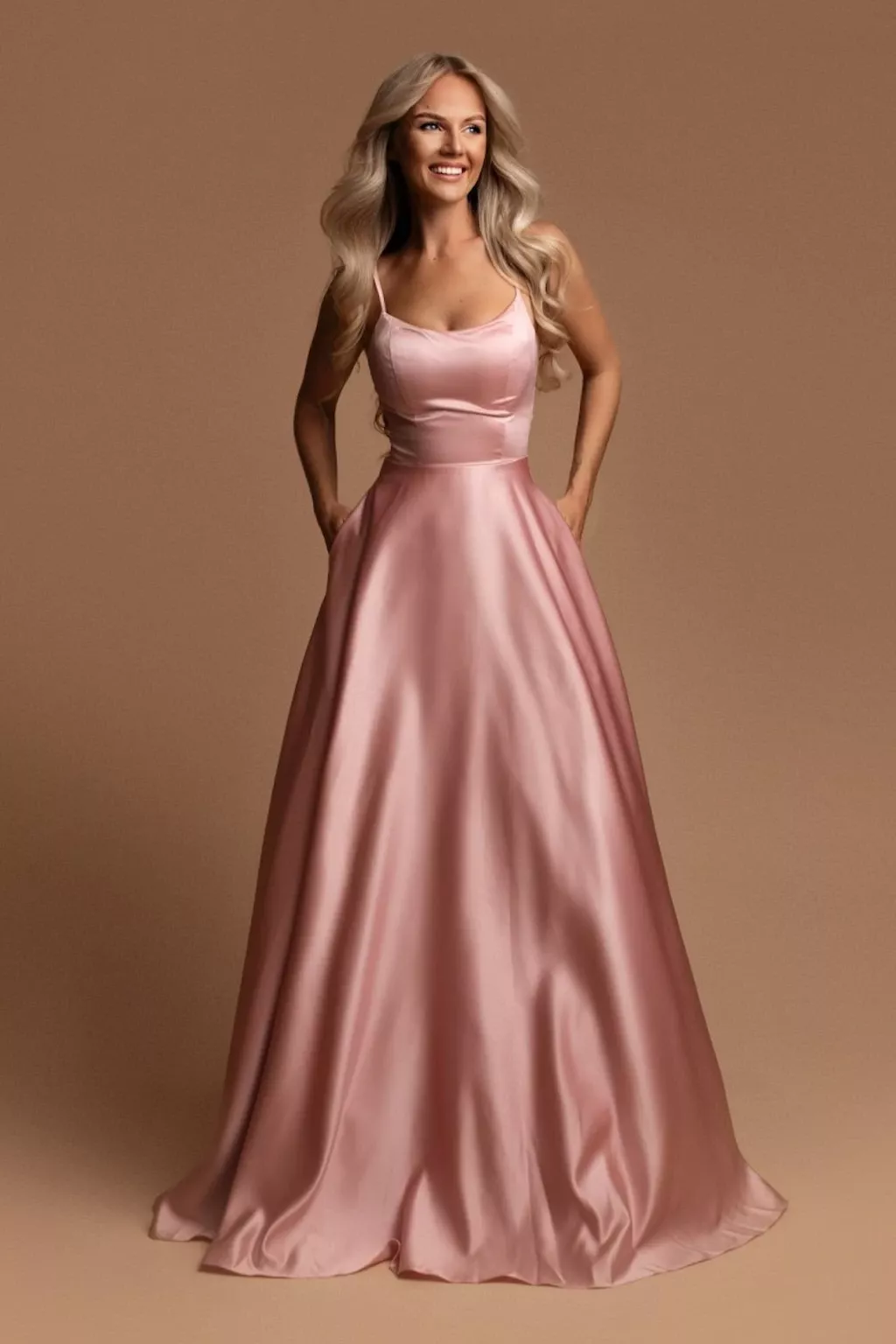 Šaty na nízkou postavu