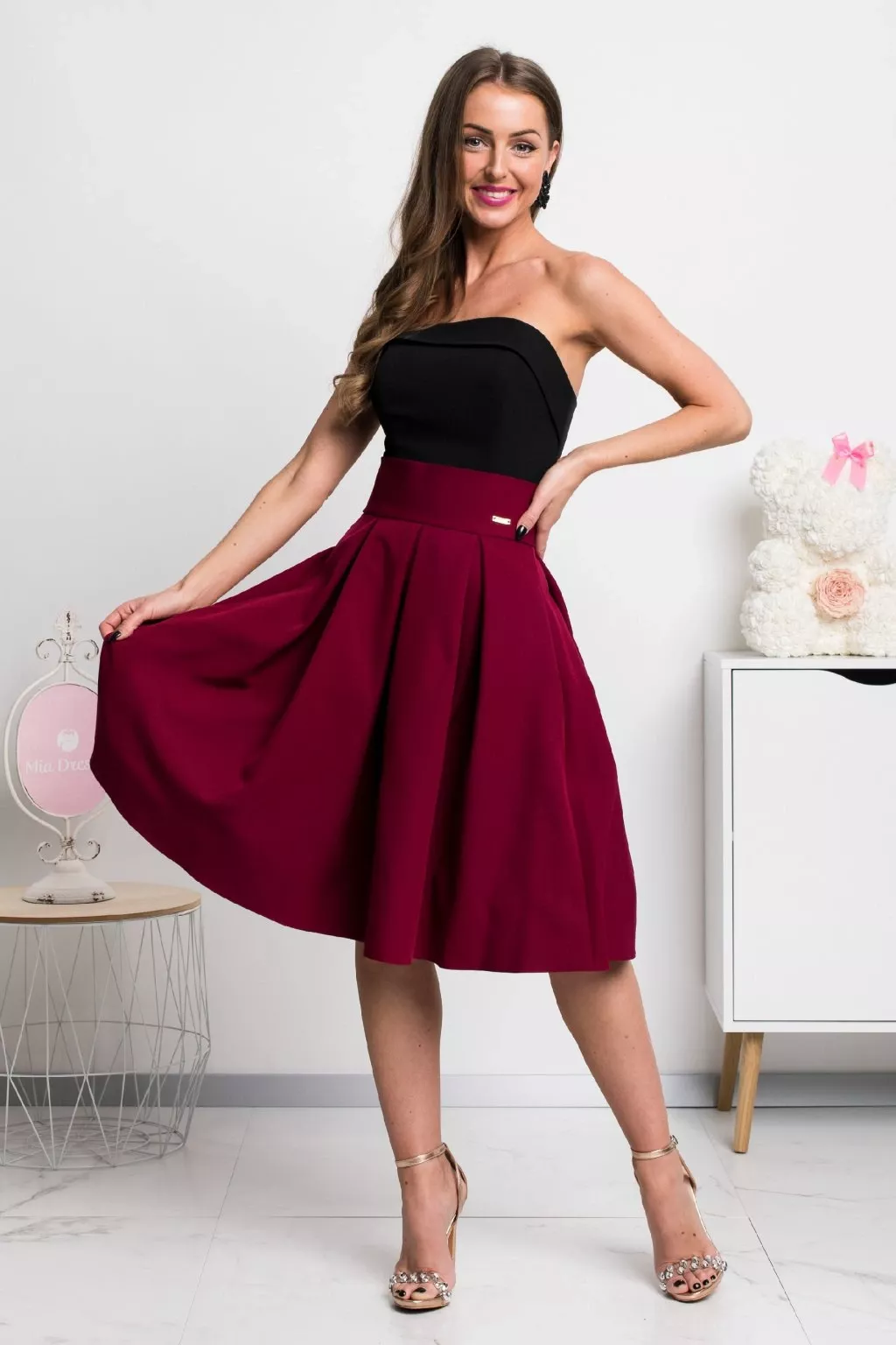 Back to business: Elegantní halenky, sukně a body