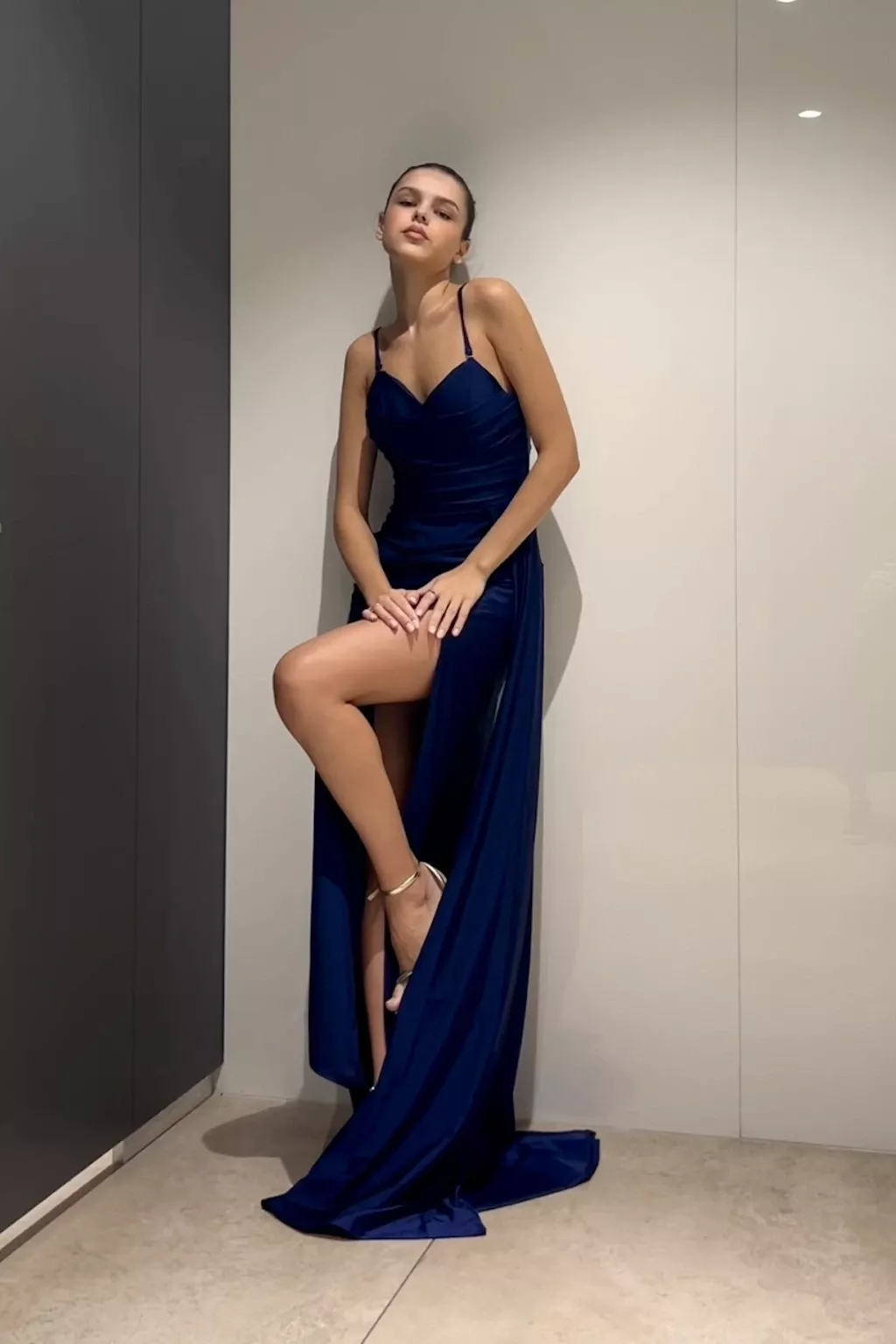 Nový trend ve společenských šatech