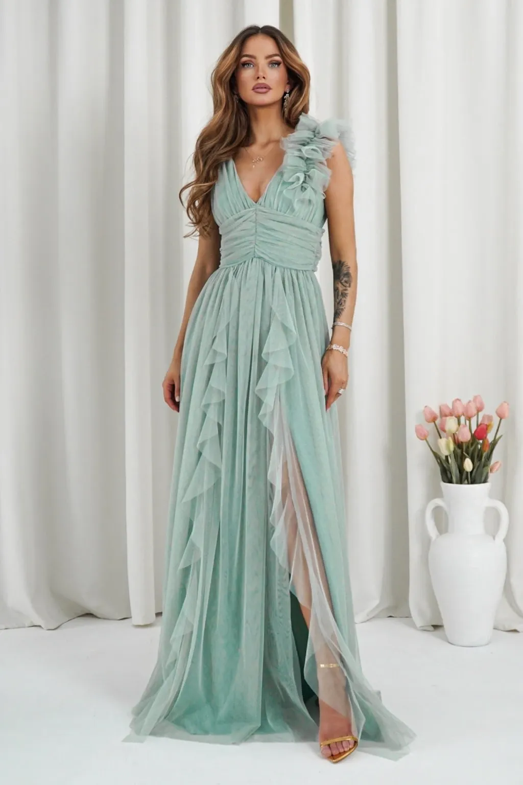 Jak se obléct k top barvě vlasů roku 2025?