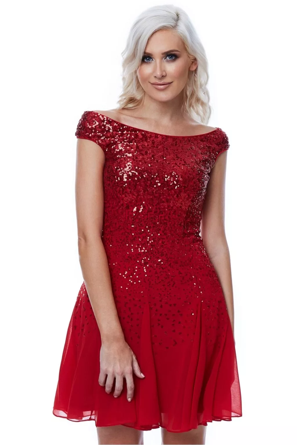 Lodičkový výstrih, vitaj späť! / Návrat lodičkového výstrihu