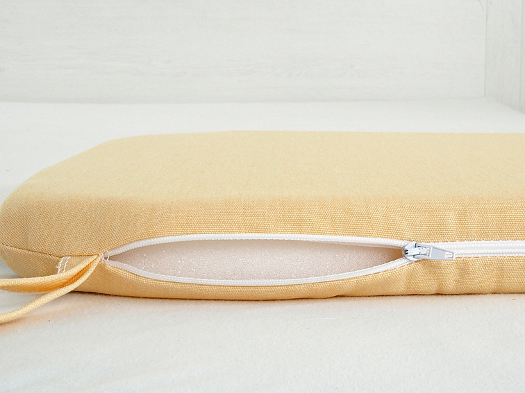 Sedák SUNSOL 40x40 se šňůrkami, ZIP - žlutá