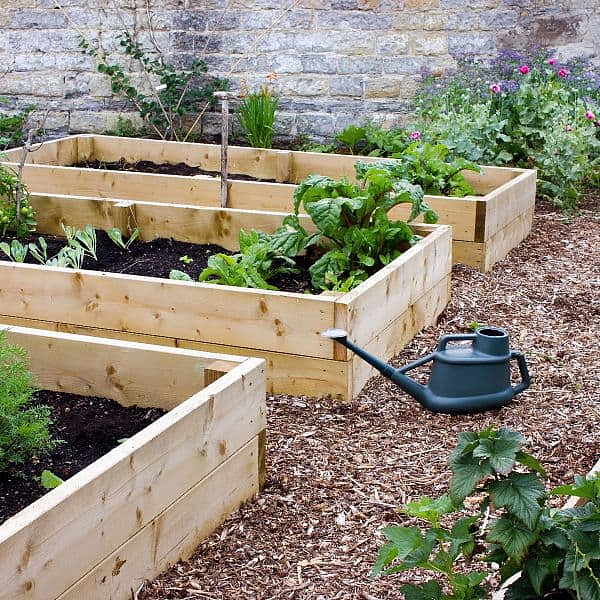 Výhody dřevěných záhonů