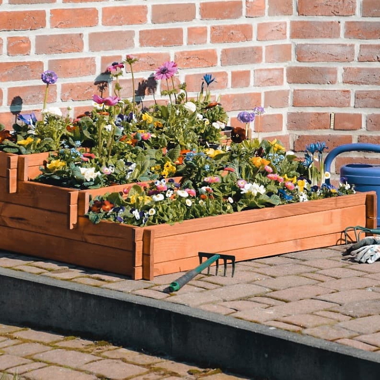Výhody dřevěných záhonů