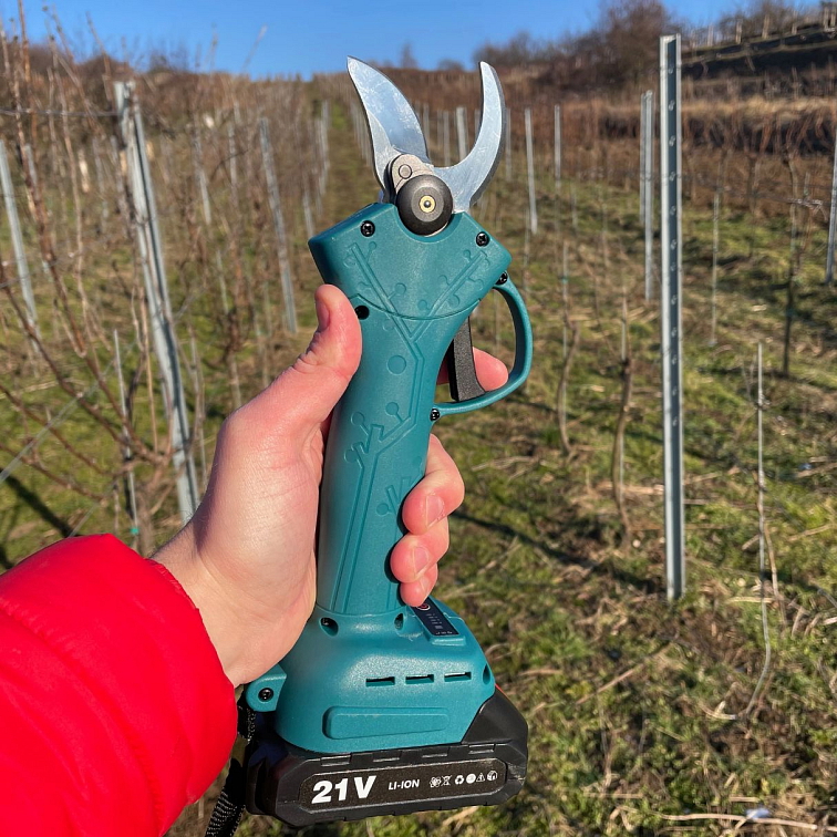 Akumulátorové nůžky Hill Pruner v kufříku