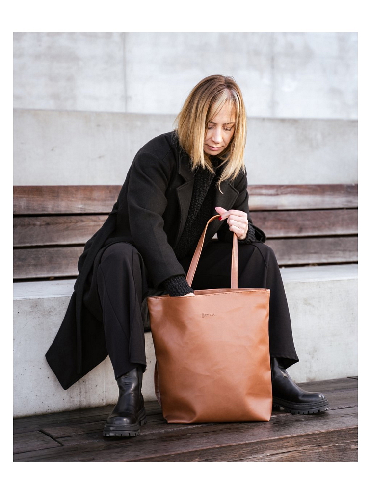 Kabelka a batoh "Dania" koňaková