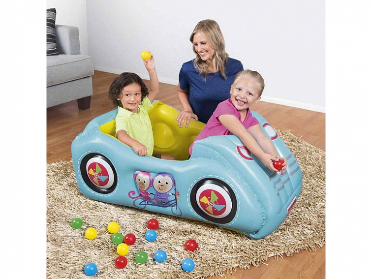Detské nafukovacie autíčko Fisher-Price s loptičkami 119x79x51 cm