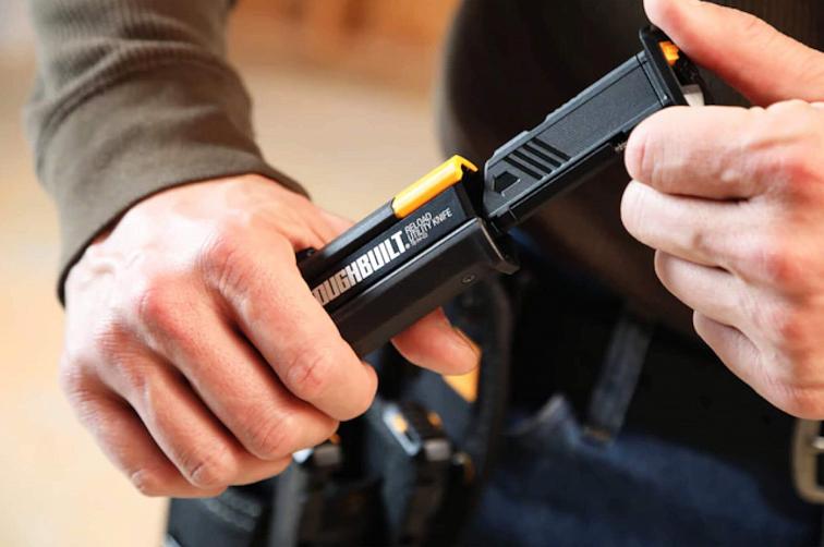 Toughbuilt - vysouvací nůž s automatickou výměnou břitů