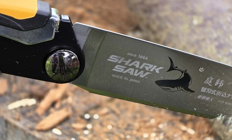 Japonská skládací zahradnická pilka hrubší 240 mm