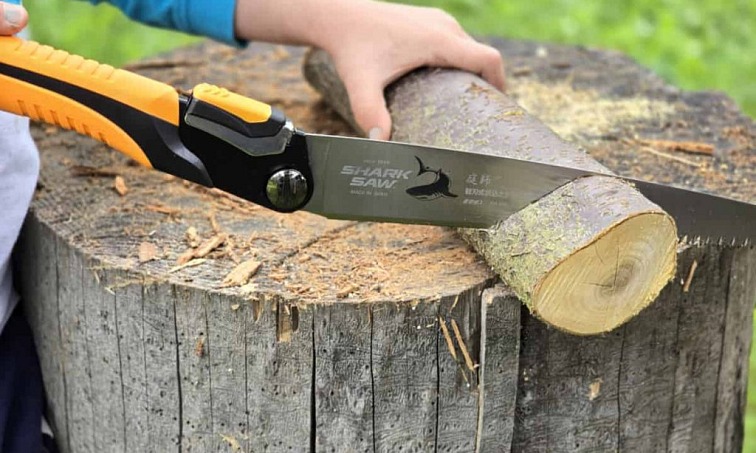 Japonská skládací zahradnická pilka hrubší 240 mm