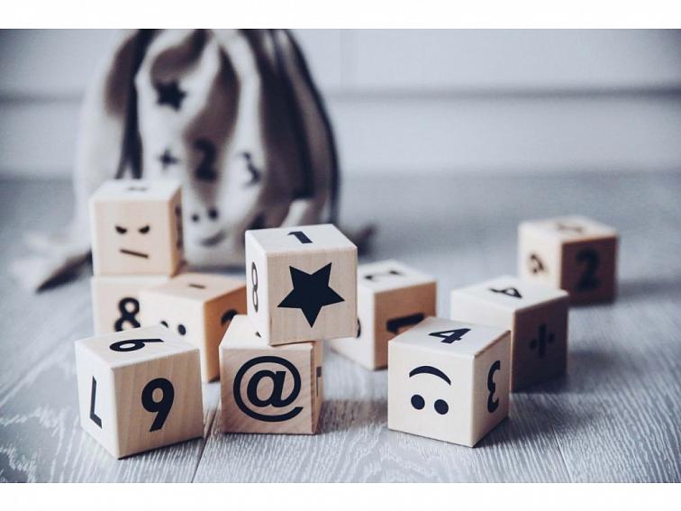 Dřevěné kostky čísla, černé | Ooh Noo