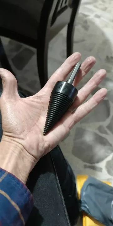 ŠTÍPACÍ TRN - Vrták na štípání dřeva