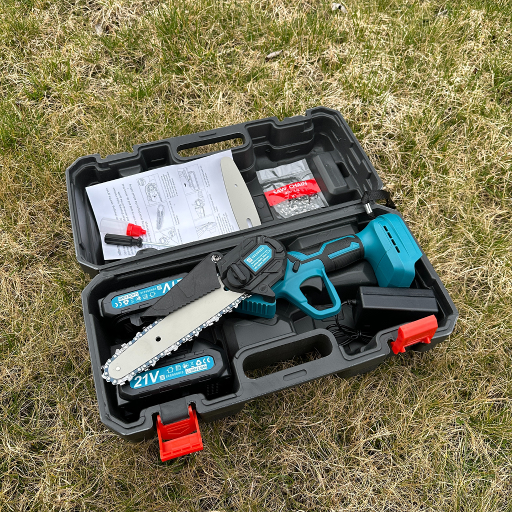Ľahká AKU reťazová pílka + 2 batérie zadarmo + 2 lišty zadarmo + 2 reťaze zadarmo
