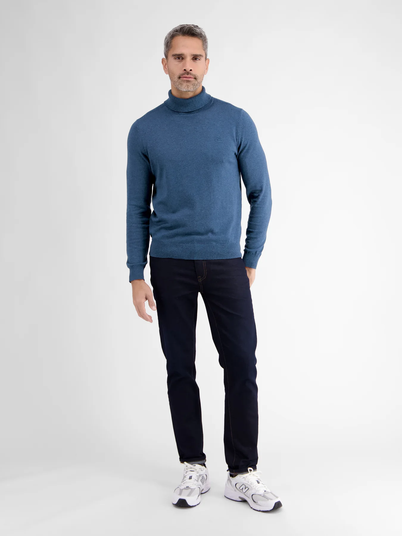 Petrolejový rolákový sveter