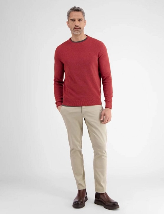 Červený pánsky sveter so štruktúrou