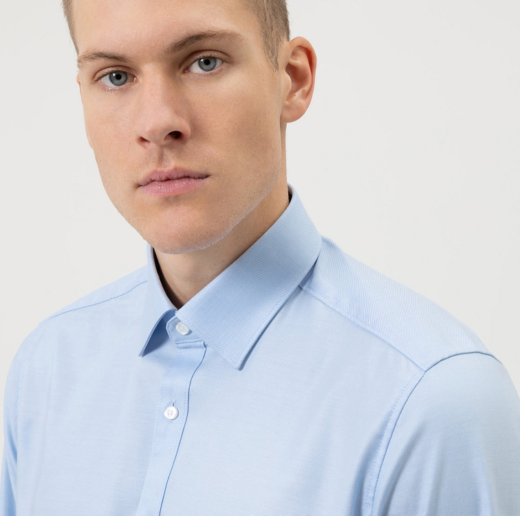 Svetlomodrá pánska košeľa, Body fit