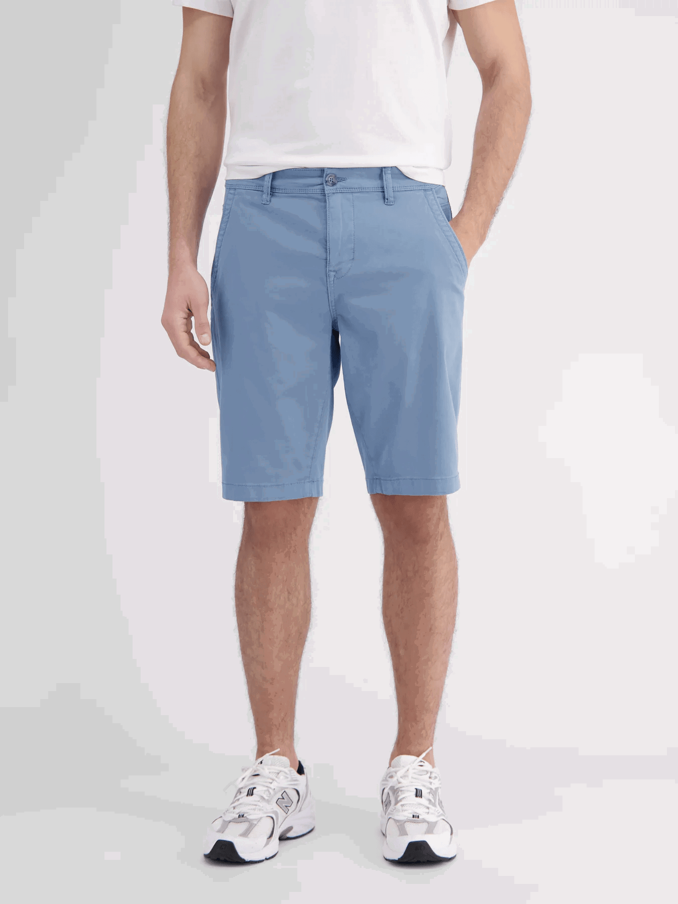 Svetlomodré chinos strečové bermudy