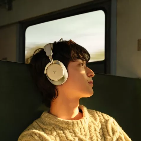 Bang & Olufsen Beoplay H100