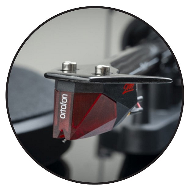 Pro-Ject Debut E Carbon + Ortofon 2M-Red