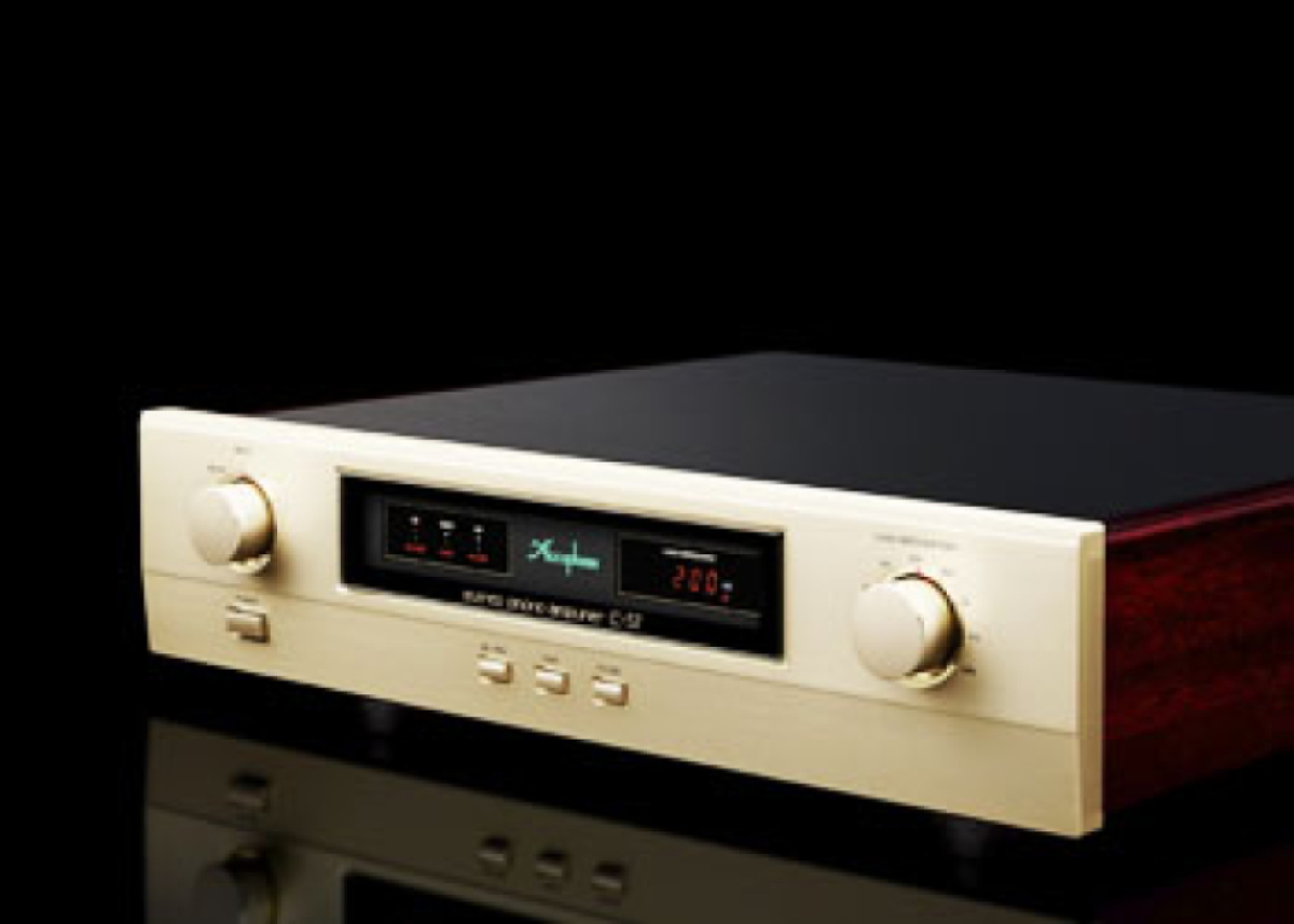 Accuphase C-57