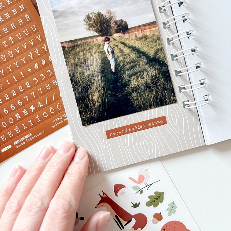Cestovní deník s kroužkovou vazbou