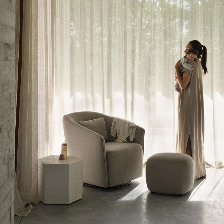 Quax luxusné otočné a hojdacie kreslo Gomi pre mamičky - Teddy Cream