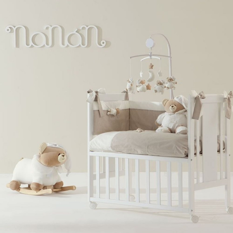 Nanán hrací kolotoč nad postieľku Tato biely