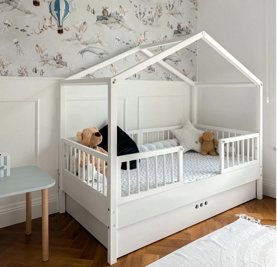 Detská posteľ Dream v tvare domčeka so zábranami 160x80cm - biela