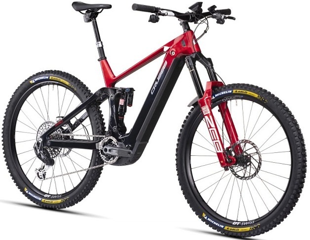 Crussis e-RACE PRO 2025