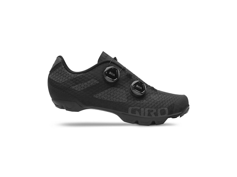 GIRO Sector tretry (Black/Dark Shadow)