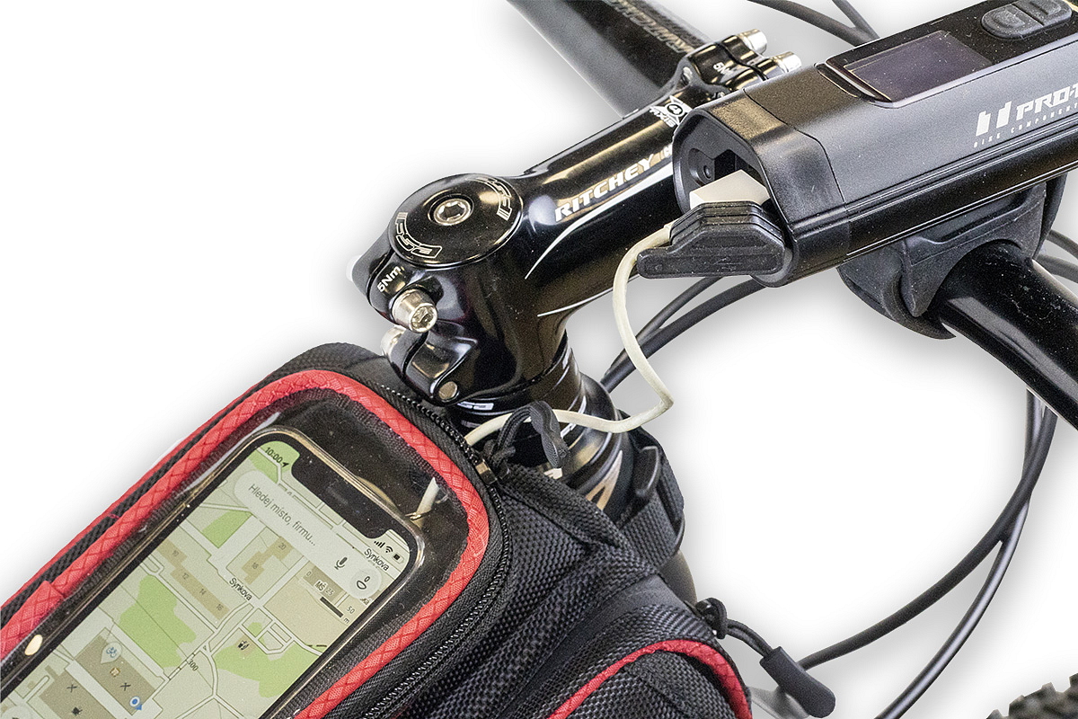 Přední světlo Spin 1600 Lumen 3 Super LED USB