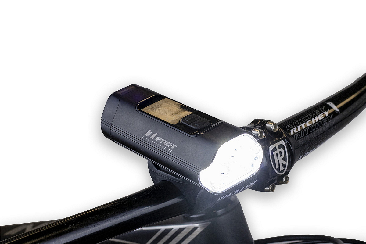 Přední světlo Spin 1600 Lumen 3 Super LED USB