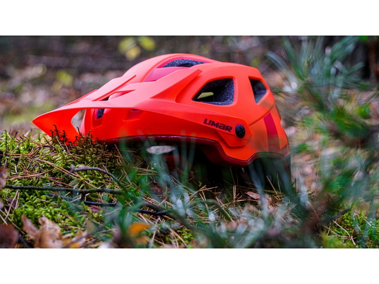 Limar DELTA helma (matt bright red)