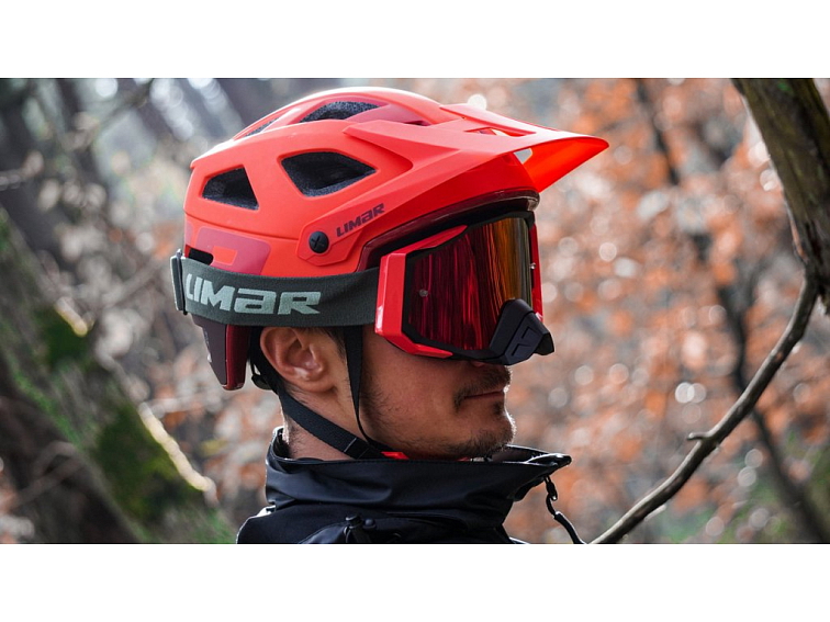 Limar DELTA helma (matt bright red)