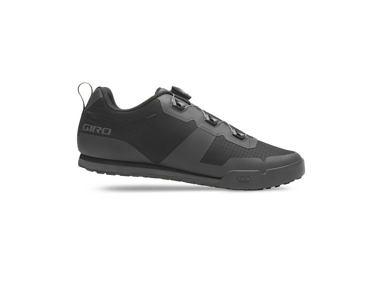GIRO Tracker tretry (Black)