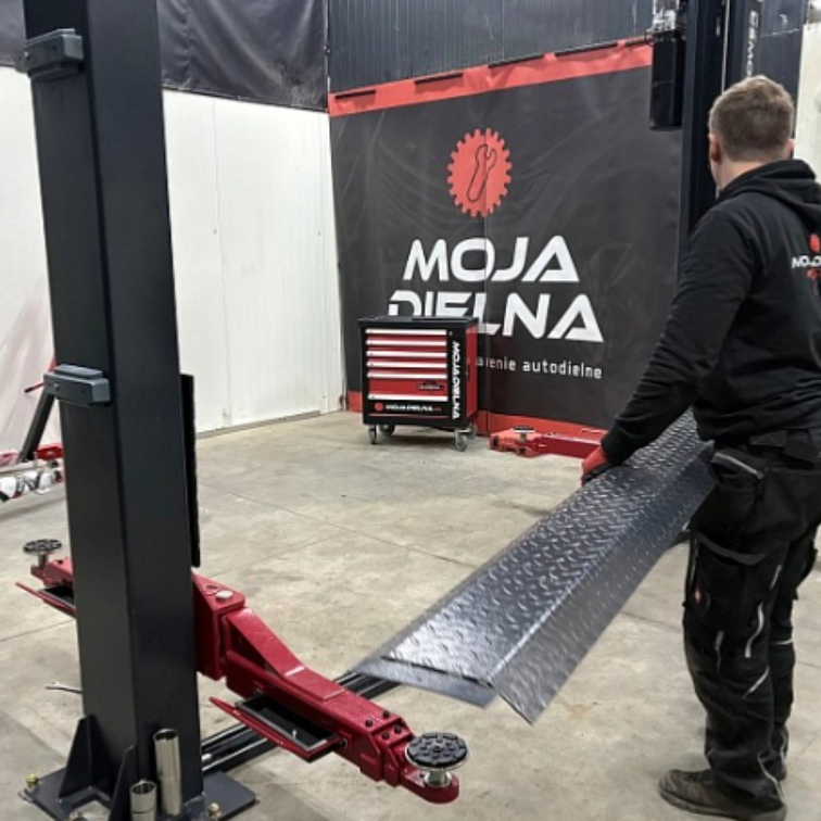 Montáž dvojstĺpového zdviháka + revízia