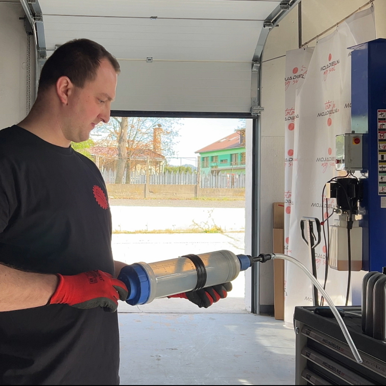 Ručná odsávačka oleja - kvapalín 1,5 l Blacktool