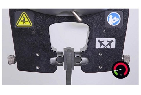 Statické zkušební stroje INSTRON série 3400