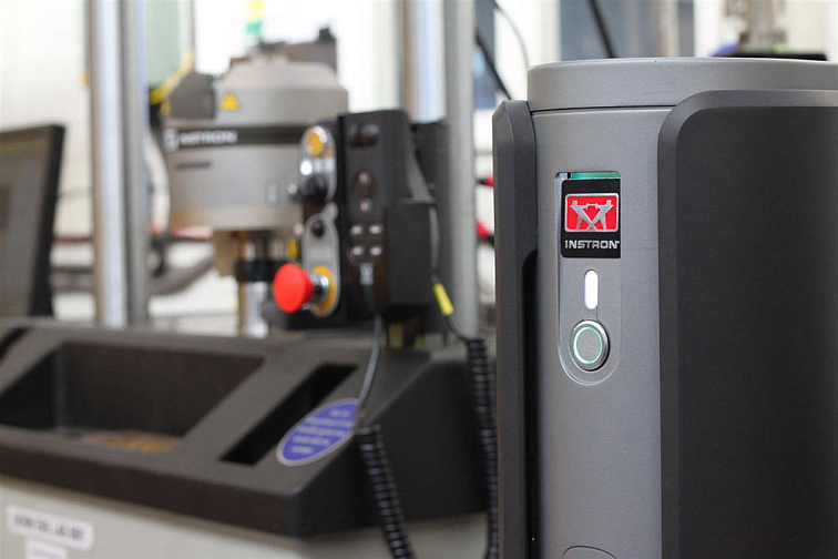 Servoelektrické stroje - Systémy pro testování únavy materiálu 8862