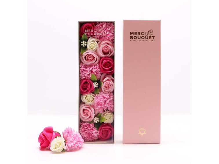 Medvídárek box z mýdlových růží