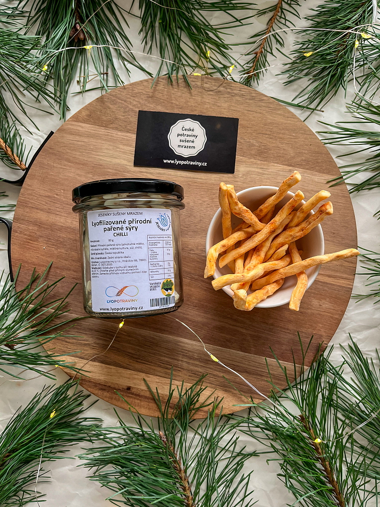 Přírodní pařené sýry lyofilizované - nitě - korbáčiky - CHILLI