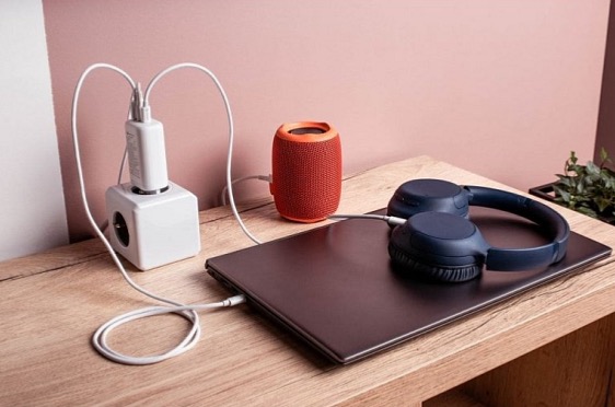 Forcell Nabíjecí adaptér GaN PD+QC 4.0 65W 2x USB-C + 1x USB-A bílý