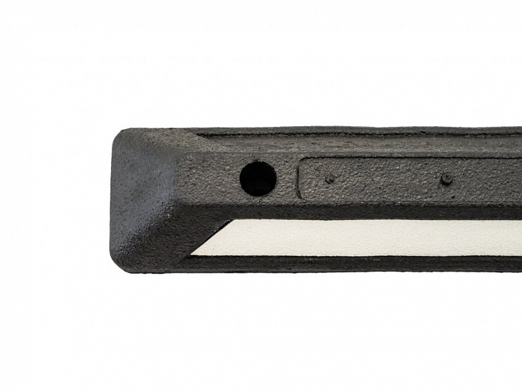 Parkovací doraz, délka 1650 mm, gumový, s bílým reflexním polepem