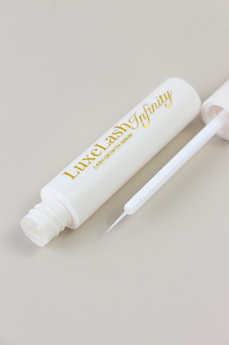 Zvýhodněný set - Omlazující 3D maska z pravého hedvábí pro dokonalý spánek, Luxusní sérum na řasy pro extra hustotu a růst