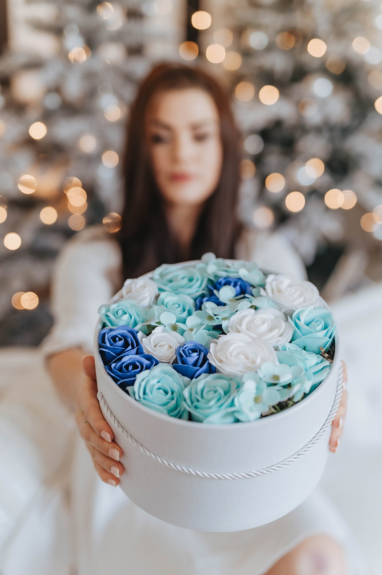 Modré mýdlové květy - bílá krabička