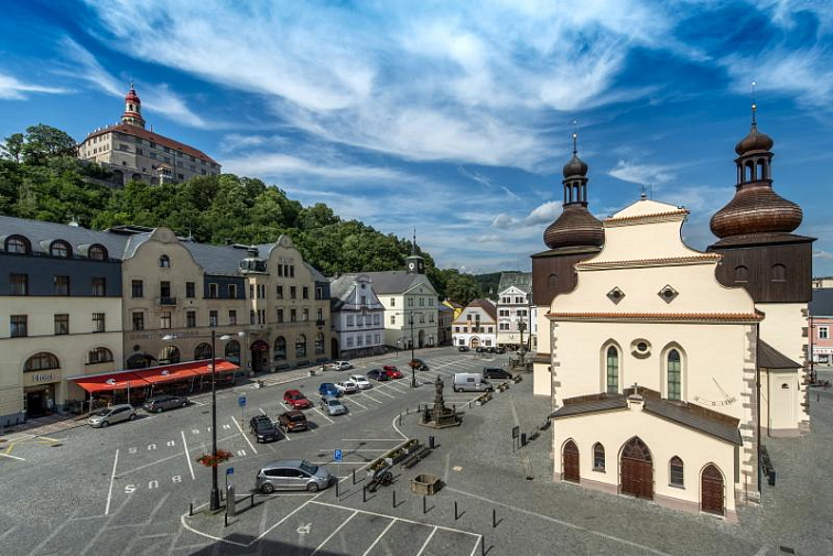 Burgerové hody pro čtyři: Zážitková večeře plná chutí